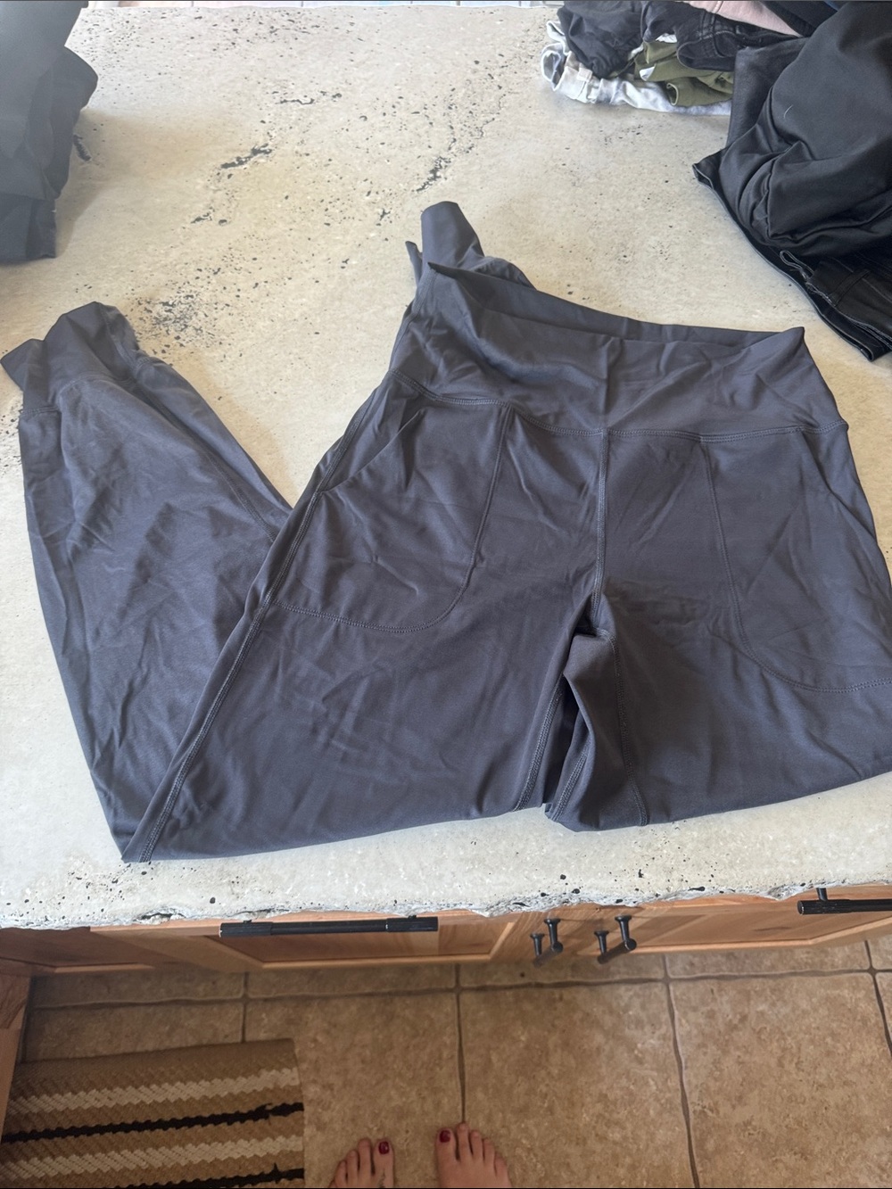 Women's Black High-Waist Leggings with Side Pockets